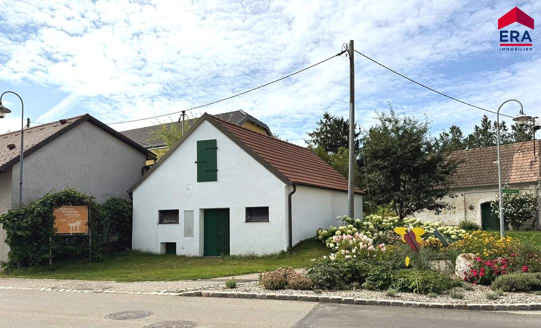 Presshaus mit renoviertem Weinkeller in 2130 Siebenhirten