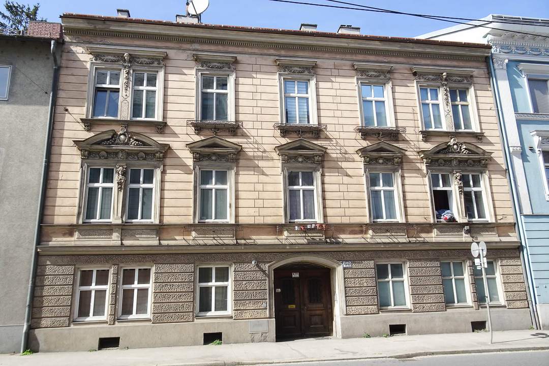 Stadthaus mitten in Linz mit derzeit 10 Kleinwohnungen und baubewilligtem Aufstockungsprojekt für zusätzlich 6 Wohnungen