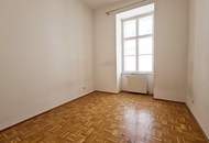SALESIANERGASSE, teilsanierte 86 m2 Altbau, 3 Zimmer, Küche, Wannenbad, Parketten, 2. Liftstock, Botschaftsviertel