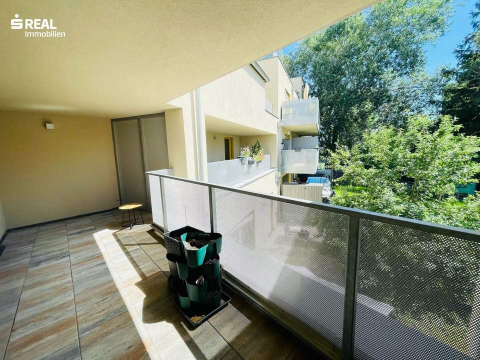 Moderne 2-Zimmer-Loggiawohnung mit Tiefgargenstellplatz