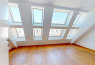Helle, exklusive 4-Zimmer-Maisonette-Dachgeschosswohnung mit großer Terrasse und Klimaanlage