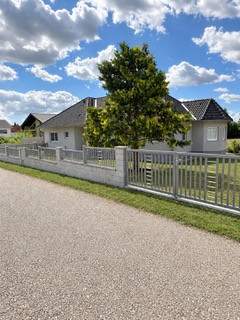 Attraktiver Bungalow mit großem Grundstück!