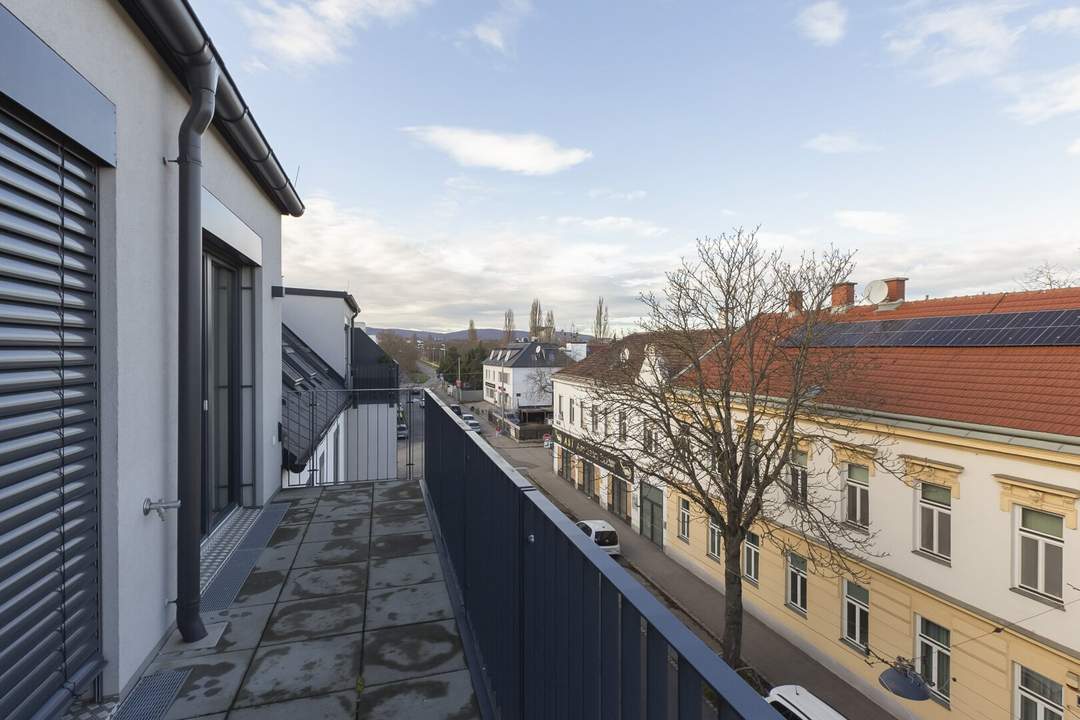 Anton-Baumgartner-Straße - repräsentative 3 Zimmer DG-Wohnung mit Terrasse und Garage