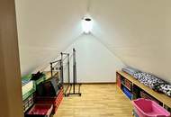 (VERKAUFT 3xKA liegen vor) Großzügiges Reihenhaus auf 245m² Eigengrund - 173m² Wnfl., 5x Zimmer & zusätzlichem Keller von 63m²! - JETZT ZUSCHLAGEN