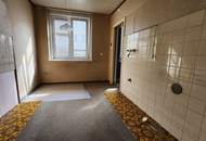 UNBEFRISTET! 2-Zimmer-Wohnung mit separater Küche!