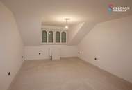 Außergewöhnliches Mehrfamilienhaus mit 331 m² WFL, Balkon, Loggia & 4 Garagen, Pool und Gartenhaus