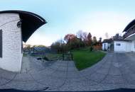 Haus mit zwei Wohneinheiten und Gartenidylle