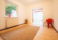 Traumhafte Grünruhelage in einer Sackgasse: Voll unterkellertes Familienhaus mit Carports