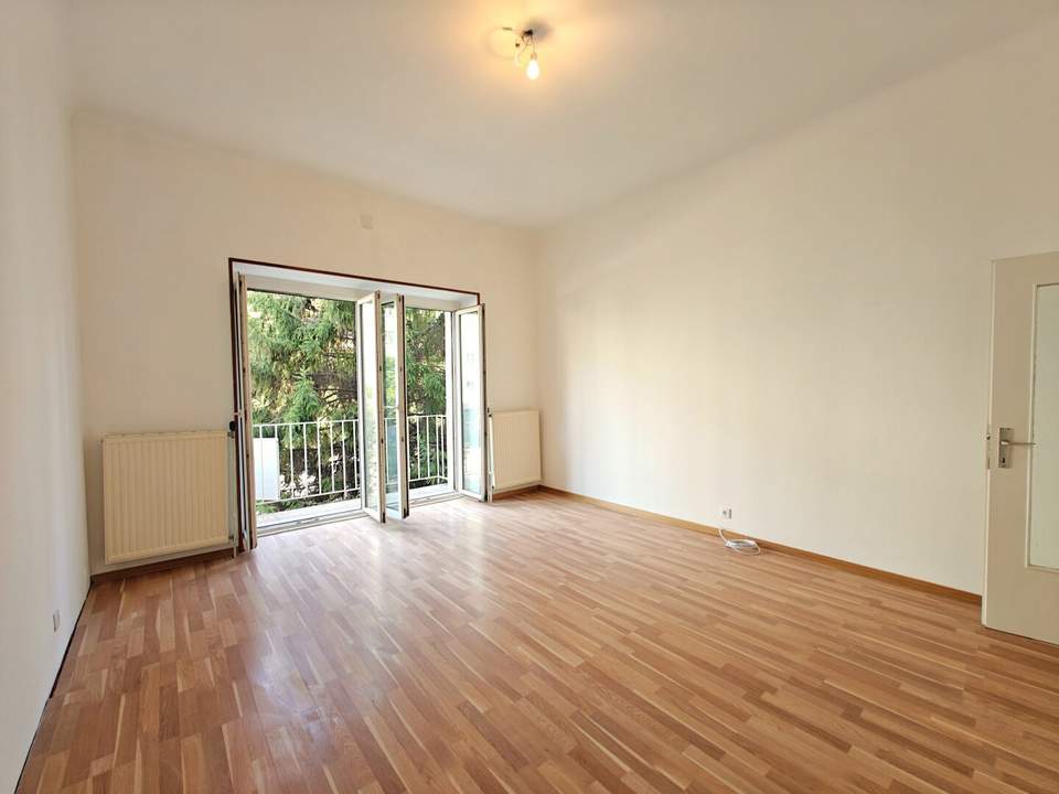Vorgarten: Gemütliche Balkonwohnung + Idealer Grundriss + Sonniges Wohnzimmer + Teilbar auf 2-3 Zimmer