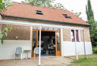 Liebevolles Anwesen mit Atelier auf traumhaft schönem Eigengrund - 59,17m² Wohnhaus plus 58,84m² modernisierte Scheune!