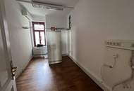 1060! BÜRO mit kleiner Cafeterrasse direkt auf die Mahü!