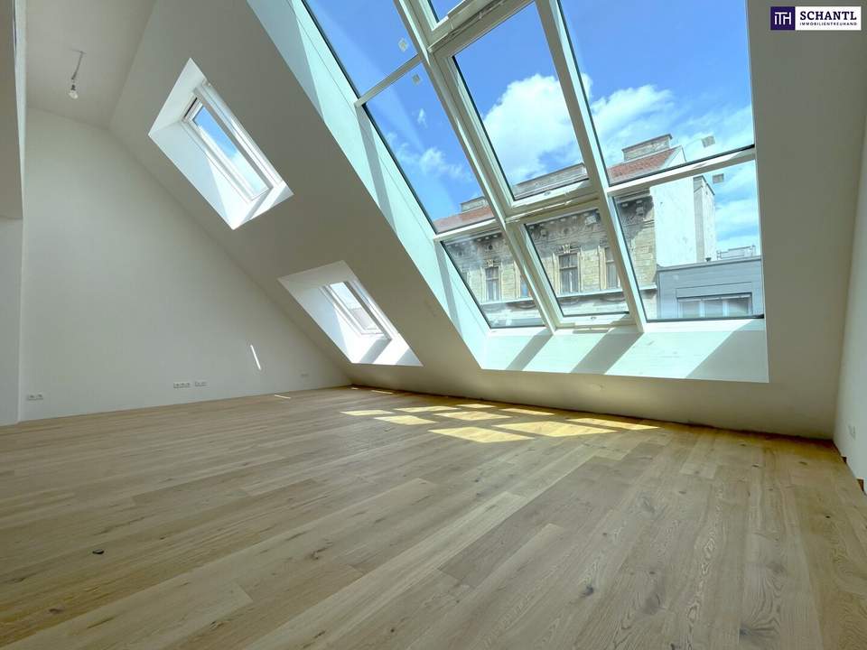 Wohntraum im Dach I perfekt aufgeteilte 3-4 Zimmer I atemberaubendes Wohnzimmer mit Glas-Himmel revitalisierter Stilaltbau I urbane Lage mit bester Infrastruktur!
