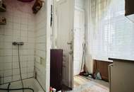 Zwei getrennte Wohneinheiten im Altbau – Sanierungsbedürftige Wohnung mit Potenzial in Penzing