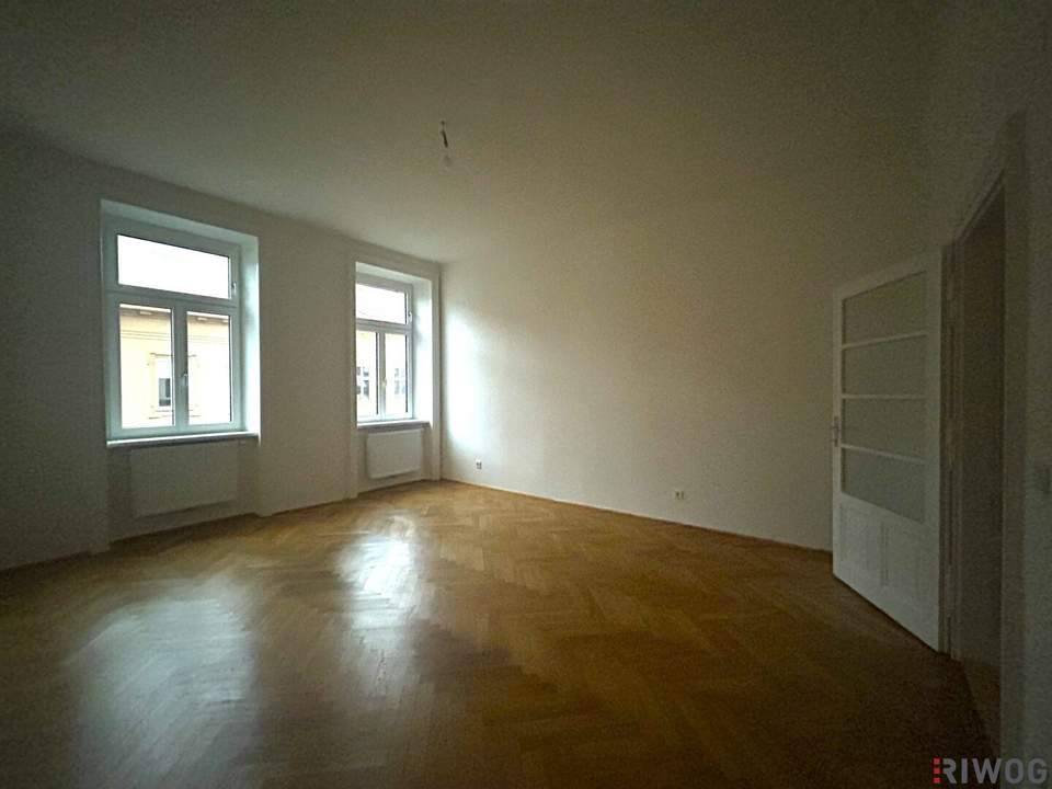 Nähe Sternwartepark / Gymnasiumstraße - Wintergarten - saniertes Dachgeschoss - zwischen Währungen Straße und Sternwartestraße