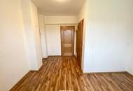 Gepflegtes Mini-Apartment mit Badezimmer in zentraler Lage - Zimmer 10! Nähe BMW, SKF!!!