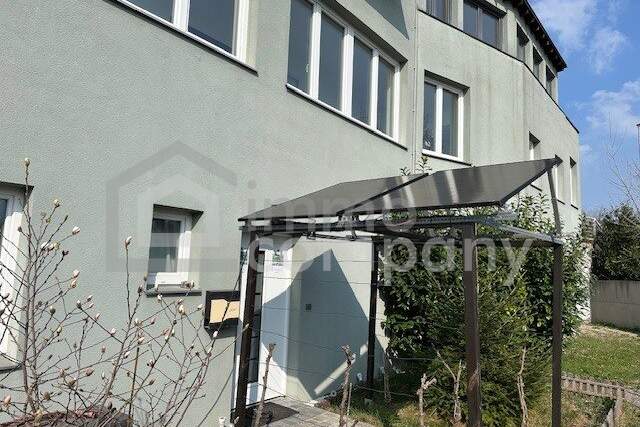 Neuwertige 2 Zimmer Terrassenwohnung mit Garten, Stellplatz &amp; Solarenergie in Wiener Neustadt!, Wohnung-kauf, 240.000,€, 2700 Wiener Neustadt(Stadt)