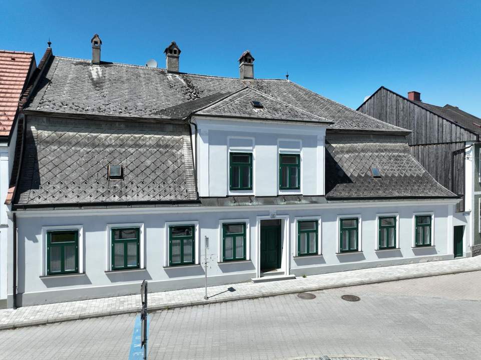 Geschichtsträchtiges Wohnhaus mit großem, uneinsehbarem Garten