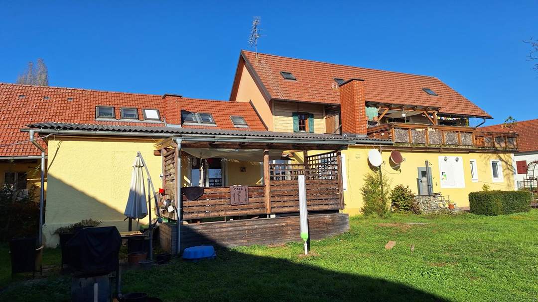 "Sehr schönes Mehrparteienhaus mit unzähligen Möglichkeiten im Ortskern von Weinburg am Saßbach"