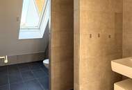 Hell und sonnig: 2 Zimmer DG-Wohnung mit Terrasse und Garagenplatz 🏖️