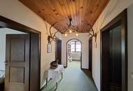 Ruhig gelegenes Einfamilienhaus mit Garage und Nebengebäuden