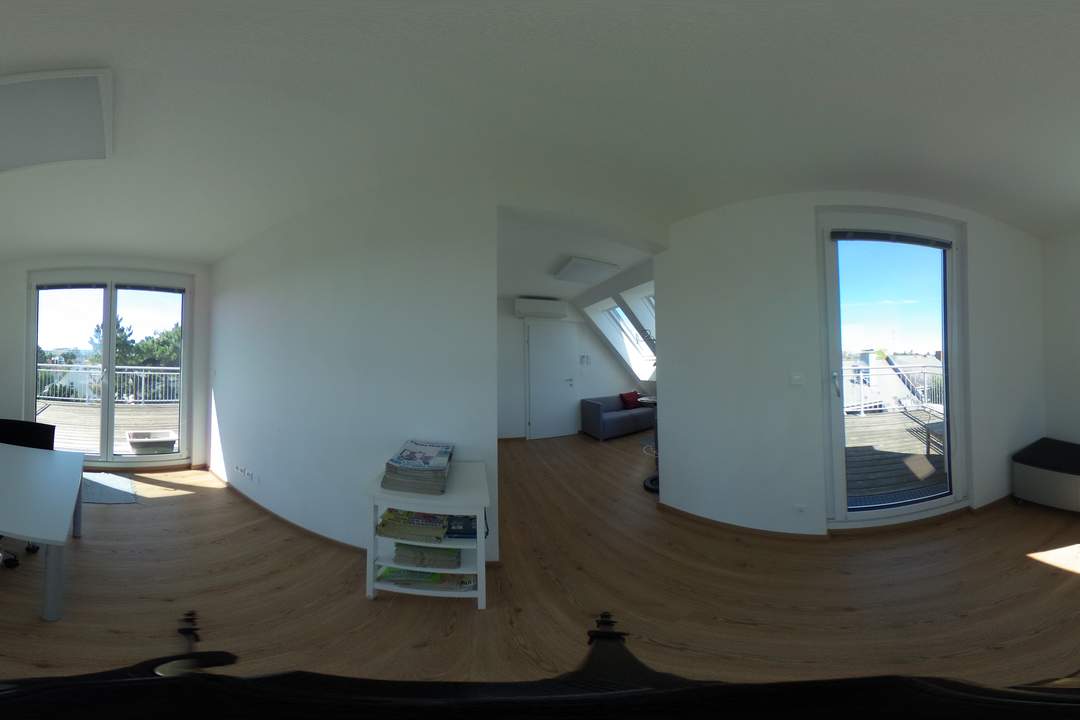 "Unverbaubarer Weitblick! Inkl. 3 Terrassen (gesamt ca. 120,98 m²) und 2 Garagenplätzen!"