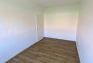 Geld sparen und den Sommer auf Balkonien genießen! Umfassende Sanierungsarbeiten versprechen einen traumhaften Rückzugsort zum Wohlfühlen: geräumiges Wohnzimmer mit Zugang zum sonnigen Balkon, modernes Badezimmer und praktischer Abstellraum!