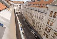 Galerie mit Wendeltreppe
