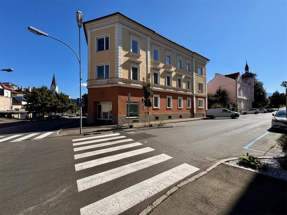 Zinshaus in Innenstadtlage mit 7 Einheiten und Grünfläche