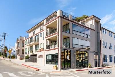 Charmantes Wohn- und Geschäftshaus im Altbau (Bj. um 1900)