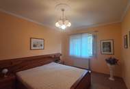 ''Komfortabel ausgestatteter Bungalow mit parkähnlichem Garten''