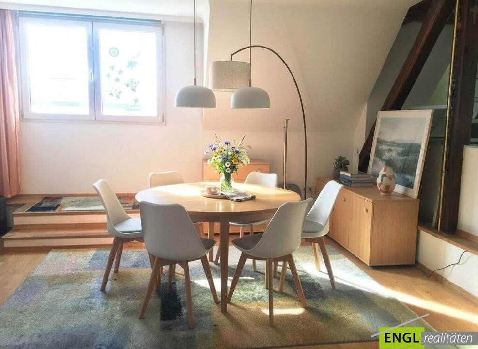 Gemütliches 3-Zimmer Loftwohnung im Dachgeschoss perfekt für Künstler, Single, Paare und kleine Familie