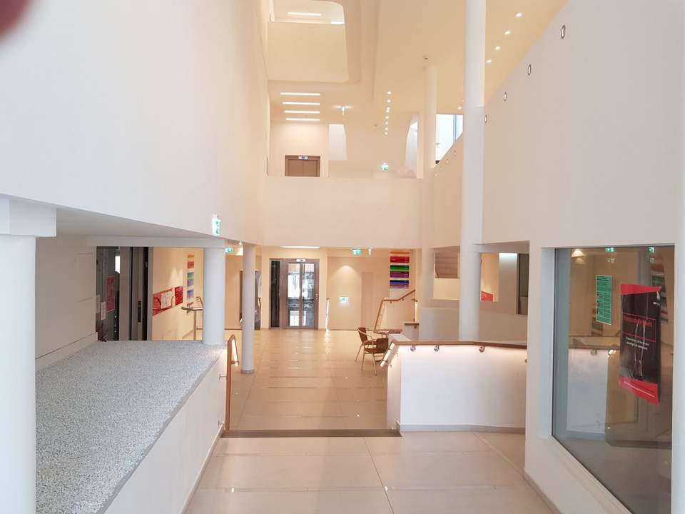 gemütlicher Ordinationsraum I Nähe Schlossberg und Zentrum Hainburg