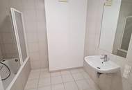 INNSTASSE, unbefristete 67 m2 Altbau, 2 Zimmer, Komplettküche, Wannenbad, Parketten, 3. Liftstock