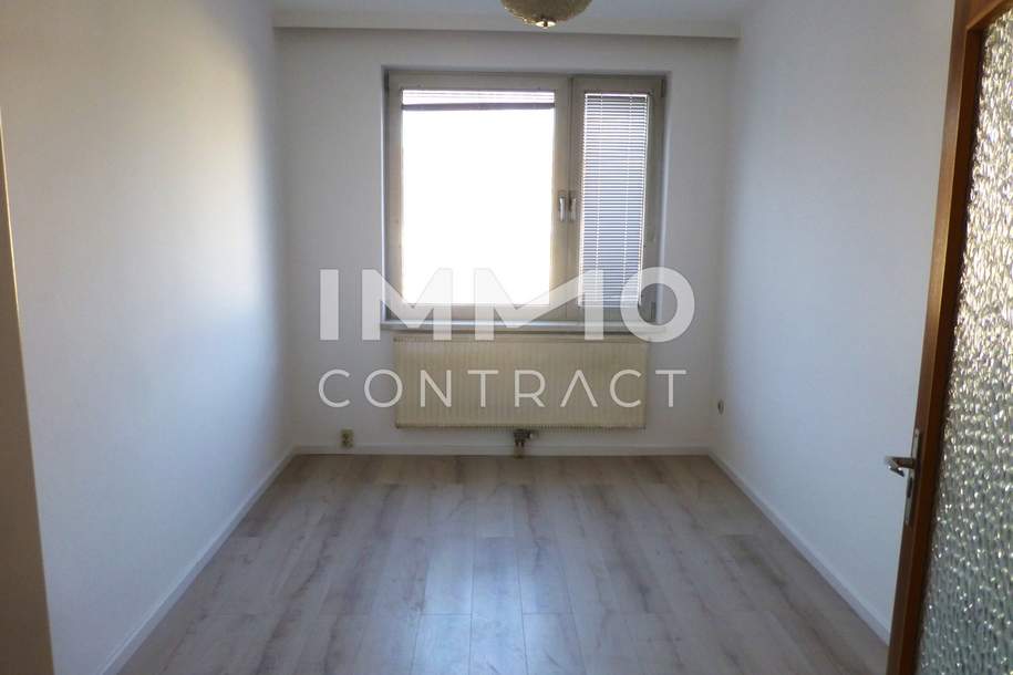 3-Zimmer-Dachgeschosswohnung mitten im Zentrum, Wohnung-miete, 757,99,€, 2410 Bruck an der Leitha