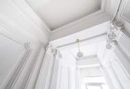 Renovierungsbedürftige Garçonnière in klassischem Gründerzeithaus in U-Bahn-Nähe