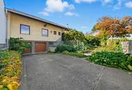 Imposante Landhausstil-Liegenschaft eingebettet in einem idyllischen Gartenparadies mit Schwimmteich und Grünbestand