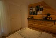 Zwei Häuser, ein Grundstück: Ihr neues Zuhause mit laufenden Mieteinnahmen