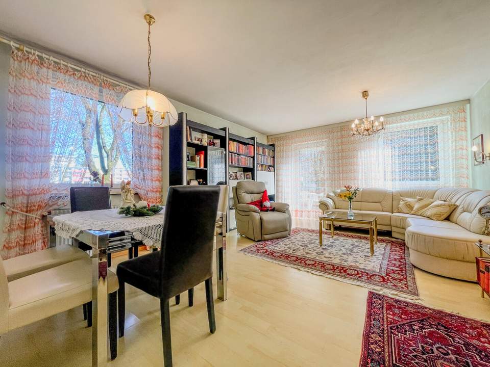 Charmante Wohnung nahe Lendkanal mit Potential, Loggia und eigenem Parkplatz