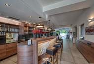 Modernes Cafe-Restaurant mit Panorama-Blick auf den Attersee wartet auf Ihre Übernahme!