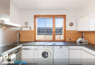 Licht, Weite und Wohngefühl – Dachgeschosswohnung mit zwei Terrassen, Fernblick und Einzelgarage