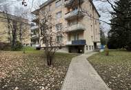 Direkt bei Schönbrunn! Kleine DG-Wohnung mit Terrasse und Gratisparkplatz!