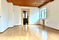 Helle und großzügige Mietwohnung mit zusätzlichem, ca. 100 m² großem, ausgebautem Kellerbereich