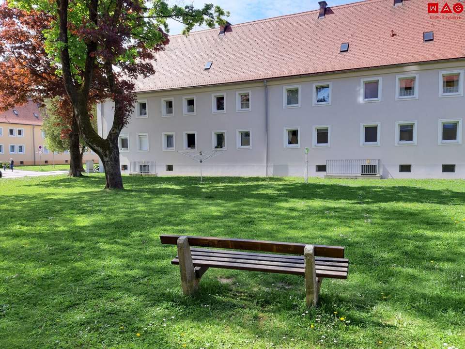 Erstbezug nach Sanierung: helle 4-Zimmer-Wohnung im obersten Stockwerk mit moderner Atmosphäre, kurzen Wegen und hervorragender Infrastruktur in Steyr-Münichholz!