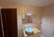 Großzügige 2,5-Zimmer-Wohnung mit Terrasse & Wintergarten