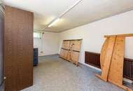 Einfamilienhaus mit großem Grundstück und Nebengebäuden