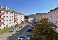 Erstbezug nach Komplettsanierung! Sonnige 3 Zimmerwohnung mit Badewanne und Balkon!