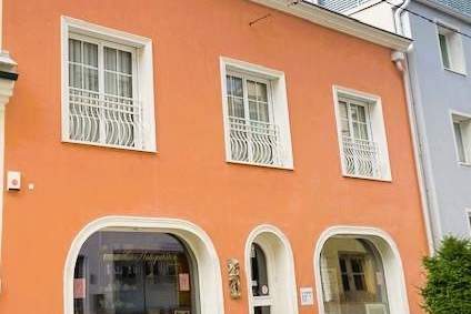 Gepflegtes Stadthaus im Zentrum - tolles Investment, frei zur Vermietung!, Gewerbeobjekt-kauf, 690.000,€, 2700 Wiener Neustadt(Stadt)