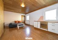 Gepflegtes Einfamilienhaus mit 2 Wohneinheiten, Garten/Terrasse &amp; 3 Garagen in sonnige Ruhelage!