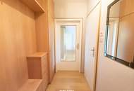 Voll möblierte, gepflegte, bezugsfertige Wohnung mit PKW-Abstellplatz in zentrumsnaher ruhiger Lage!