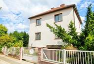 Viel Platz für Familie &amp; Generationen – Zweifamilienhaus auf 703 m² Grundstück